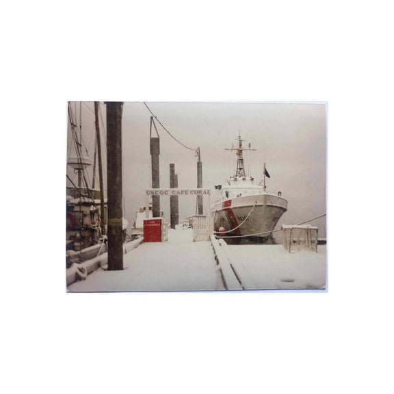 Old Modern Handicrafts CM316 36 in. USCGC Cape Coral WPB-95301 Ship Model