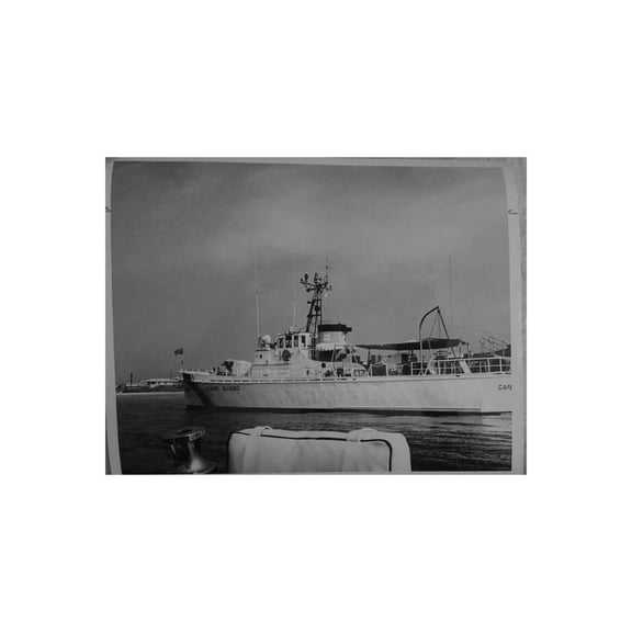 Old Modern Handicrafts CM318 36 in. USCGC Cape Upright WPB-95303 Ship Model