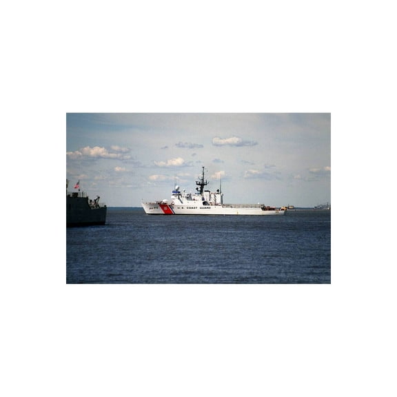 Old Modern Handicrafts CM266 36 in. USCGC Legare WMEC-912 Ship Model