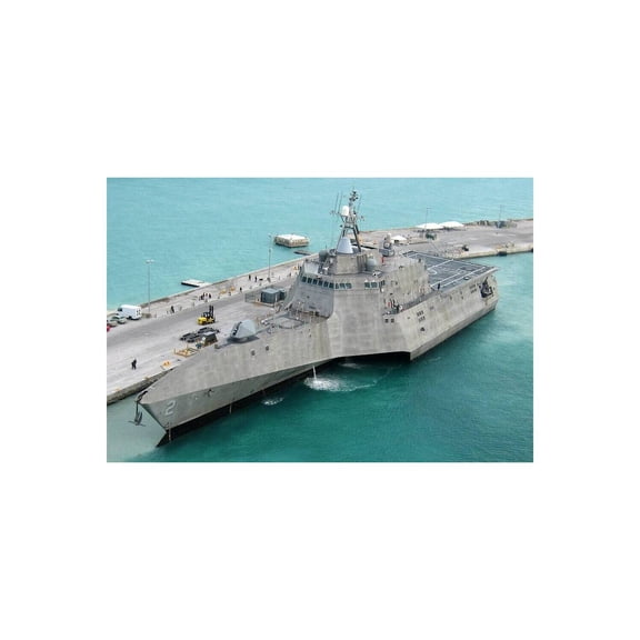 Old Modern Handicrafts CM014 USS Independence LCS-2 Ship Model - Medium