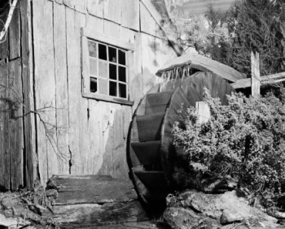 Old barn with water wheel Canvas Art - (18 x 24)