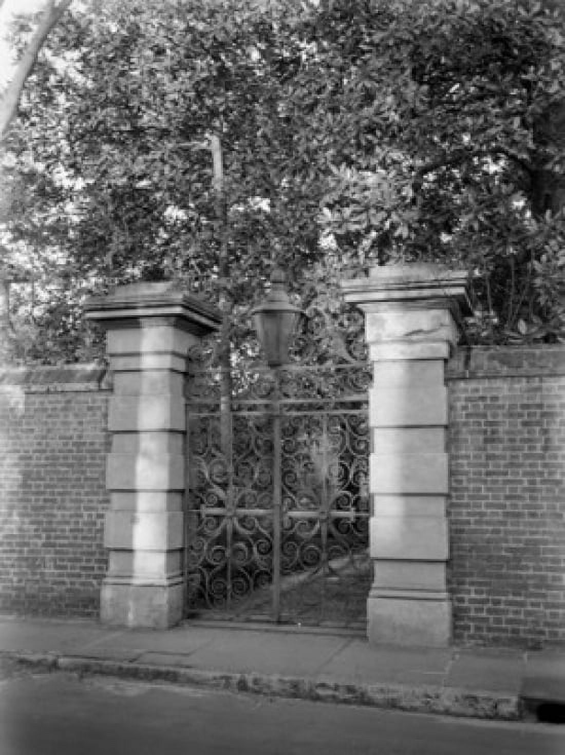 Old gate Canvas Art - (18 x 24)