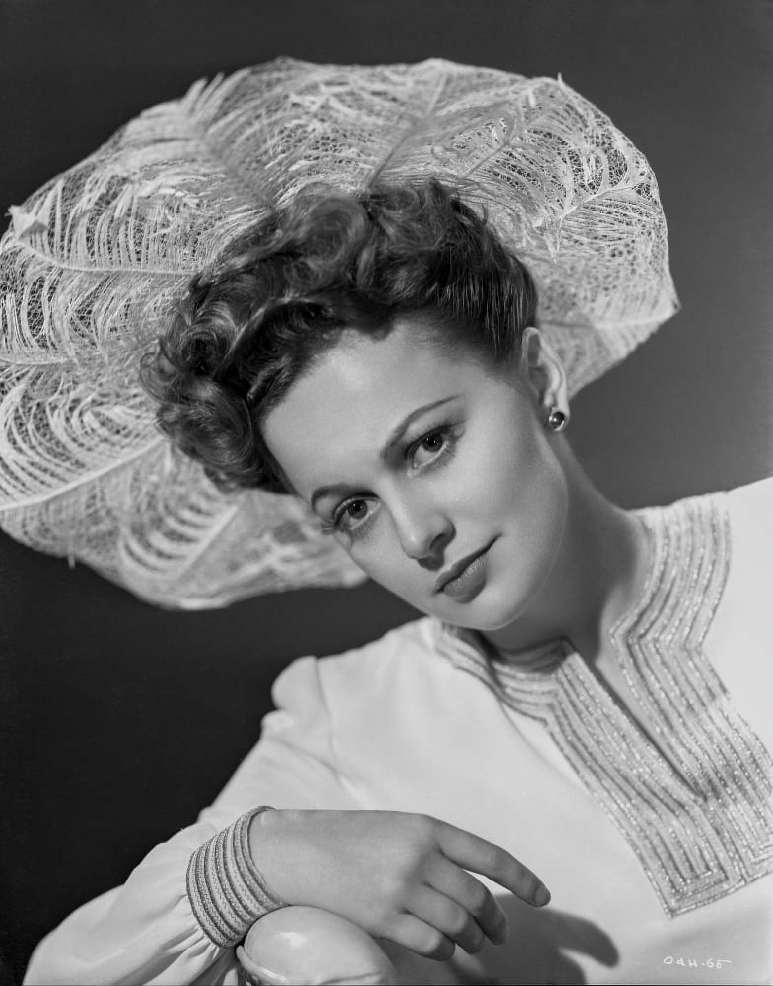 Olivia DeHavilland Portrait in Classic with Hat Photo Print (24 x 30 ...