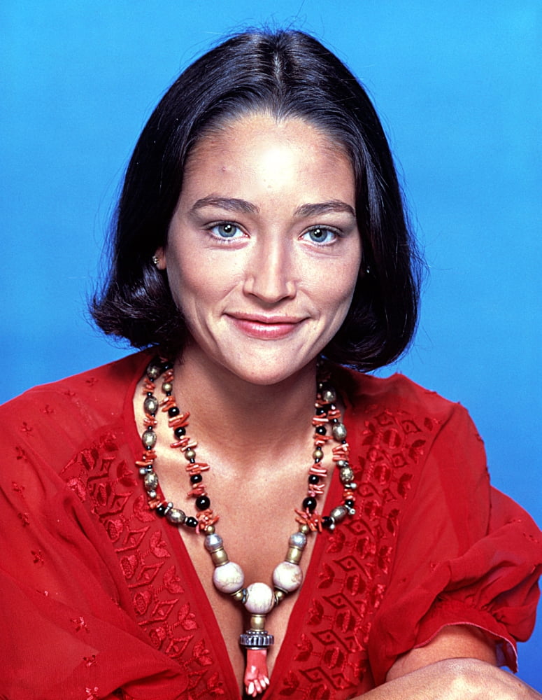 Olivia Hussey Canvas Art - (16 x 20)