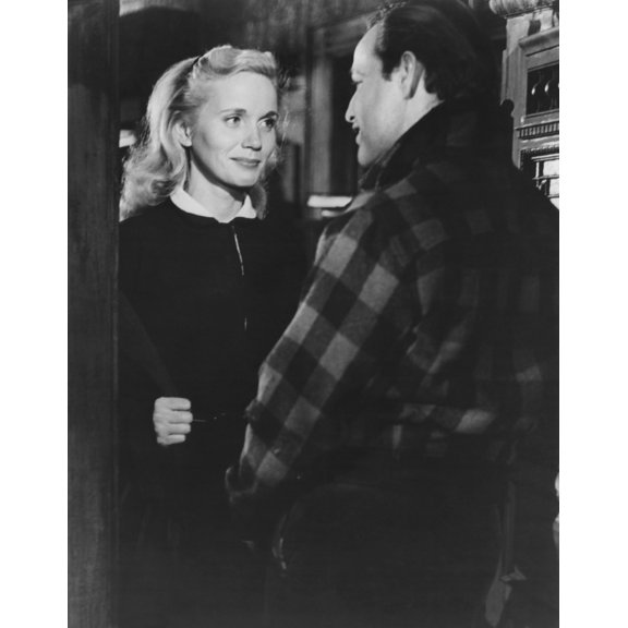 On The Waterfront Canvas Art - (16 x 20)
