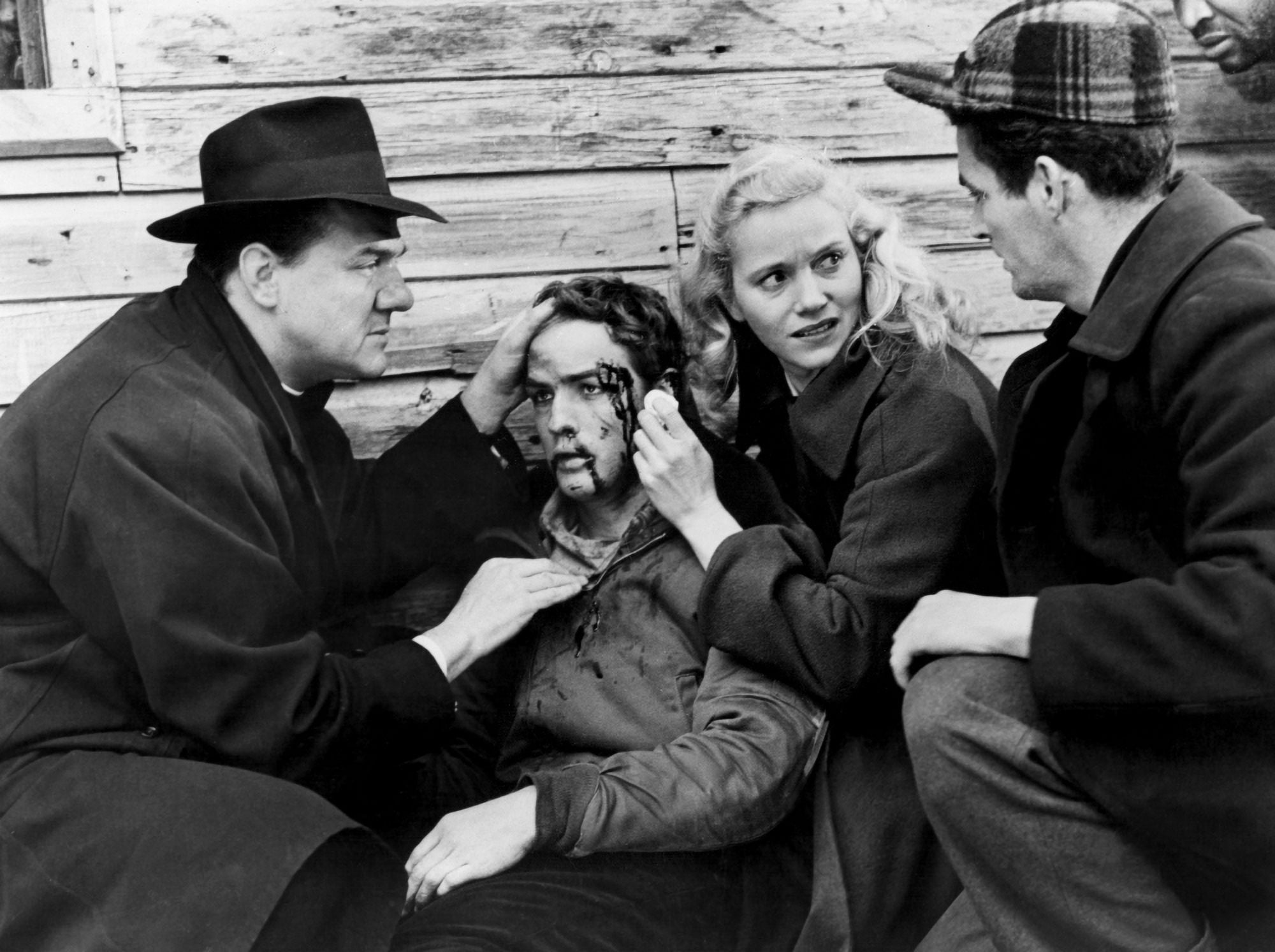 On The Waterfront Canvas Art - (28 x 22)