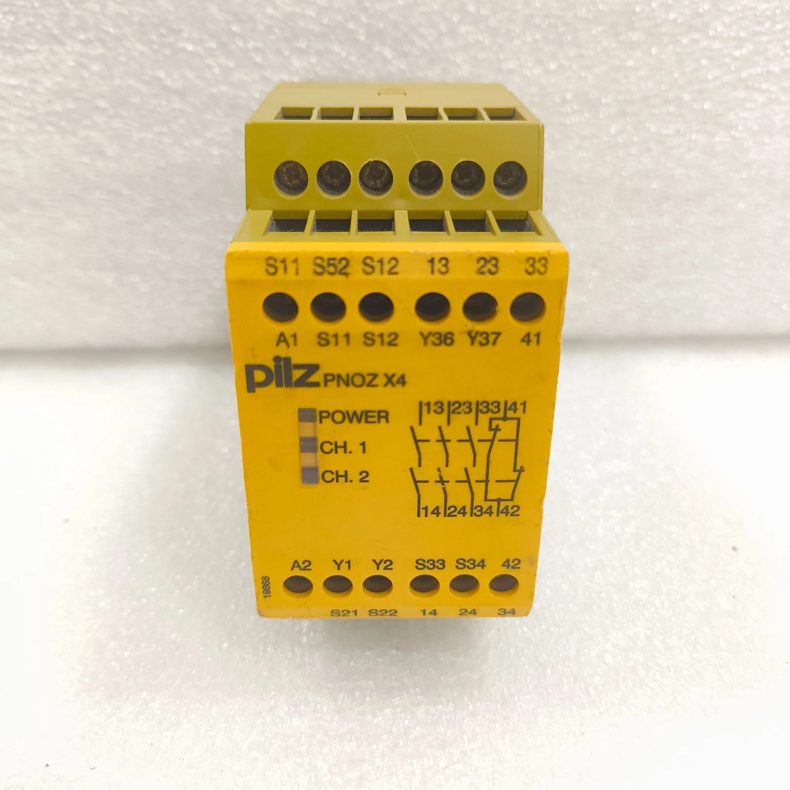 One Brand New PILZ 774730 PNOZ X4 24VDC 3n/o 1n/c Safety relay module ...