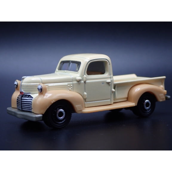 Open Box 1940 40 DODGE V SERIES PICKUP TRUCK CREAM 1/64 SCALE DIORAMA DIECAST MODEL CAR
