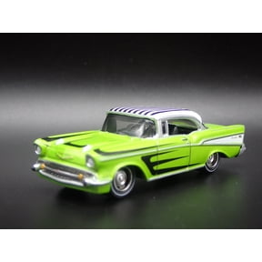 Open Box 1957 57 CHEVY CHEVROLET BEL AIR 1:64 SCALE COLLECTIBLE DIORAMA DIECAST MODEL CAR