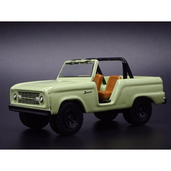 Open Box 1967 67 FORD BRONCO GREEN 1:64 SCALE COLLECTIBLE DIORAMA DIECAST MODEL CAR