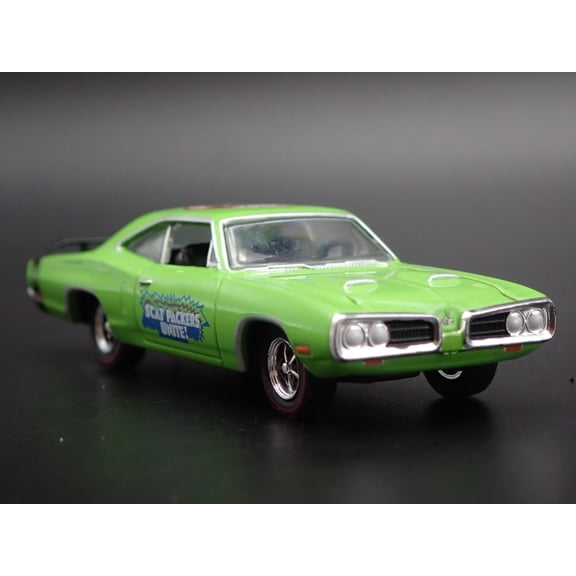 Open Box 1970 70 DODGE SUPER BEE SCAT PACK GREEN 1:64 SCALE DIORAMA DIECAST MODEL CAR