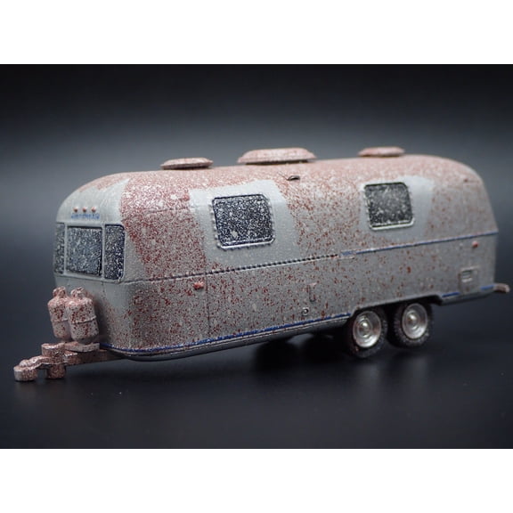 Open Box 1971 AIRSTREAM LAND YACHT DOUBLE AXLE TRAILER CAMPER ABANDONED 1:64 DIECAST CAR