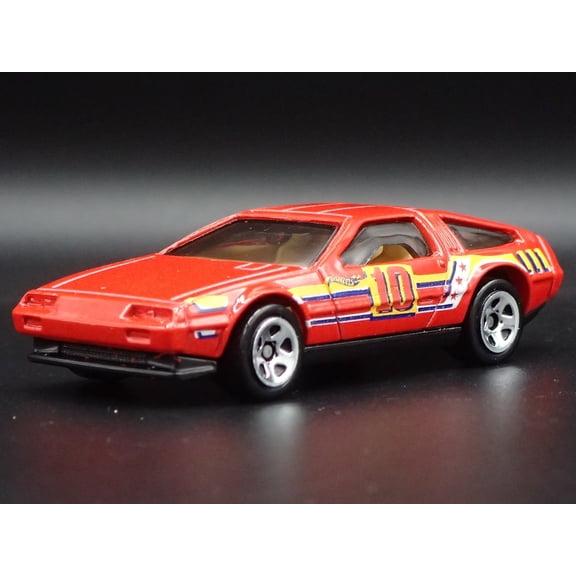 Open Box 1981-1983 DMC DELOREAN RED 1:64 SCALE COLLECTIBLE DIORAMA DIECAST MODEL CAR