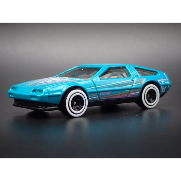 Open Box 1981-1983 DMC DELOREAN TEAL 1:64 SCALE COLLECTIBLE DIORAMA DIECAST MODEL CAR