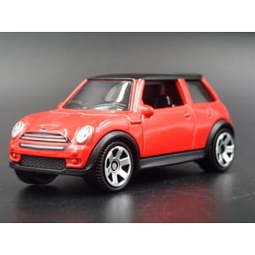 Open Box 2001 - 2006 MINI COOPER S RED 1:64 SCALE COLLECTIBLE DIORAMA DIECAST MODEL CAR