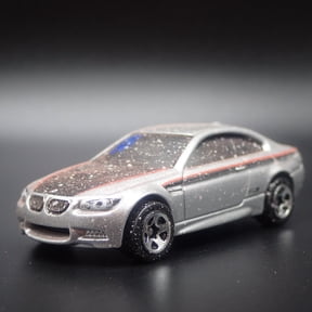 Open Box 2004-2010 BMW M3 COUPE E92 BARN FIND SILVER 1:64 SCALE DIORAMA DIECAST MODEL CAR