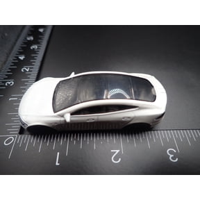 Open Box 2020-2025 TESLA MODEL Y SUV 1:64 SCALE COLLECTIBLE DIORAMA DIECAST MODEL CAR