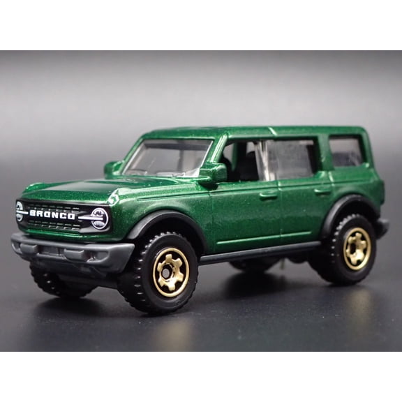Open Box 2021-2025 FORD BRONCO 4 FOUR DOOR GREEN 1:64 SCALE DIORAMA DIECAST MODEL CAR