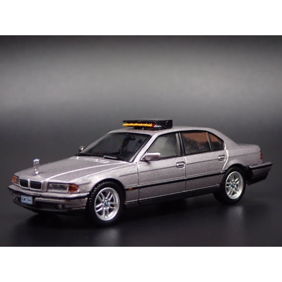 Open Box BMW 750IL JAMES BOND 007 TOMORROW NEVER DIES SILVER 1:64 SCALE DIECAST MODEL CAR