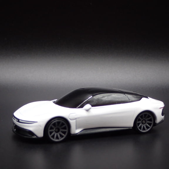 Open Box DELOREAN DMC ALPHA5 CONCEPT CAR 1:64 SCALE COLLECTIBLE DIORAMA DIECAST MODEL CAR