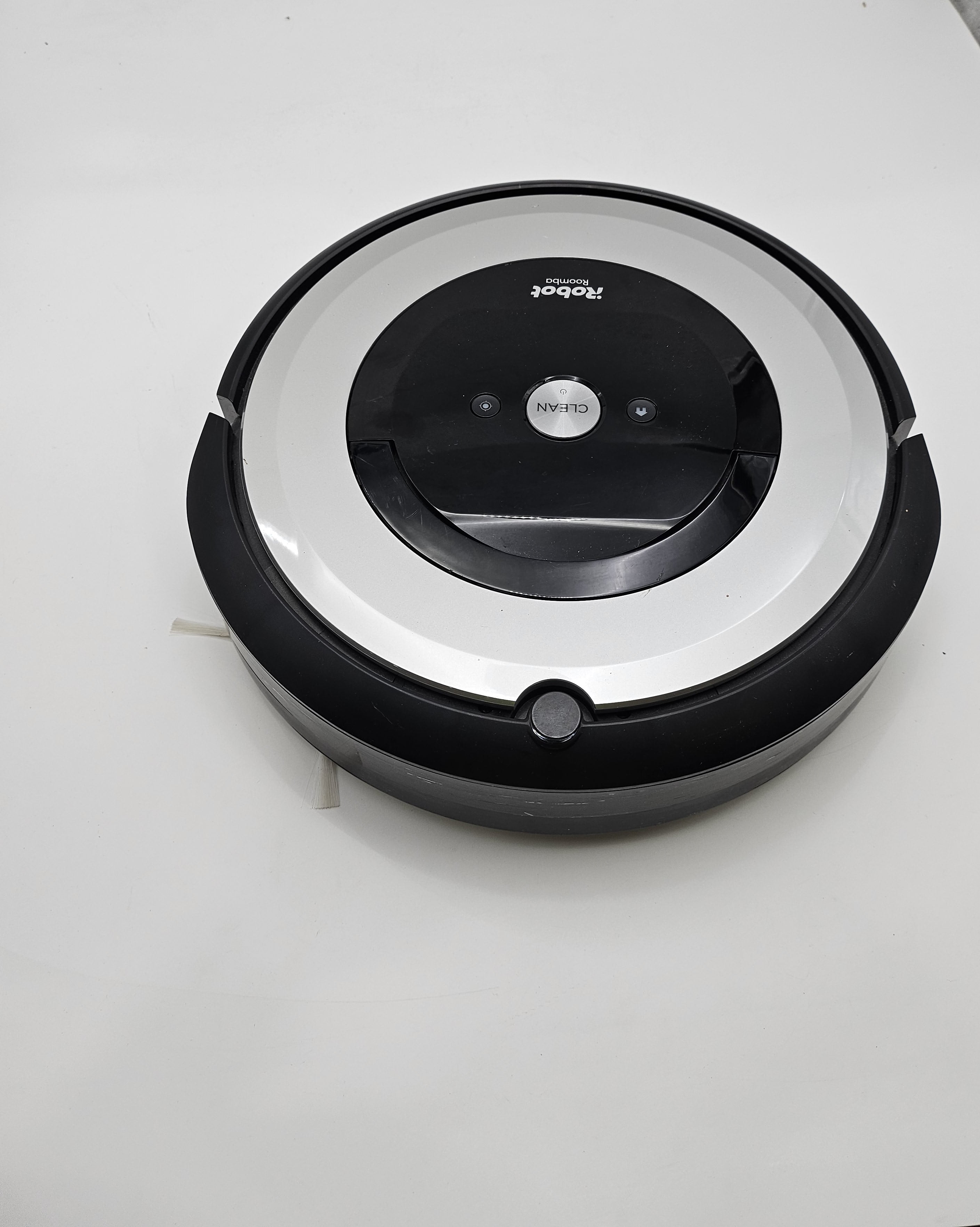 Open Box iRobot Roomba e5 5134 Wi-Fi Connected Robot Vacuum - Black/Gray