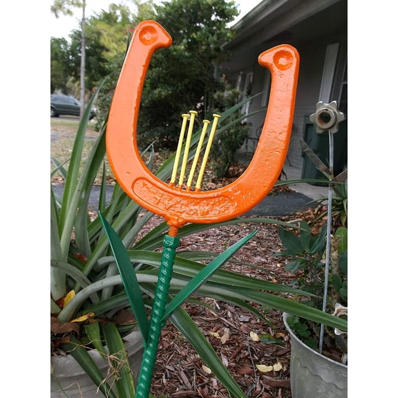 Orange Horseshoe Flower, Horseshoe Garden Art, Metal Yard Art