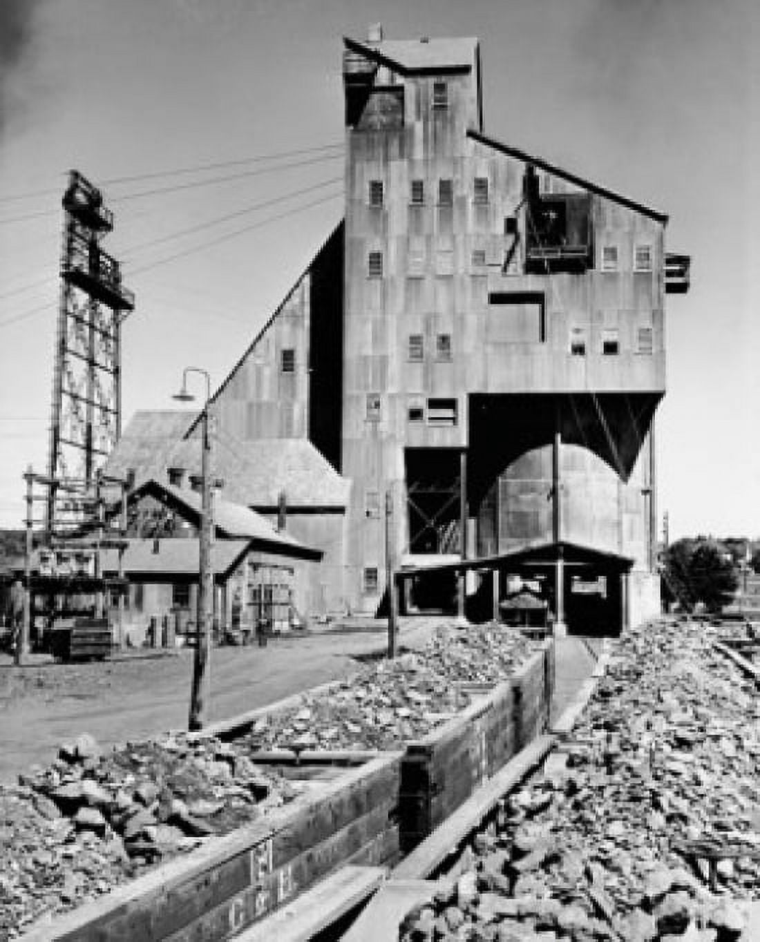 Ore being loaded from shaft to railroad cars Calumet-Heda Copper mine Mohawk Michigan USA Canvas Art - (18 x 24)