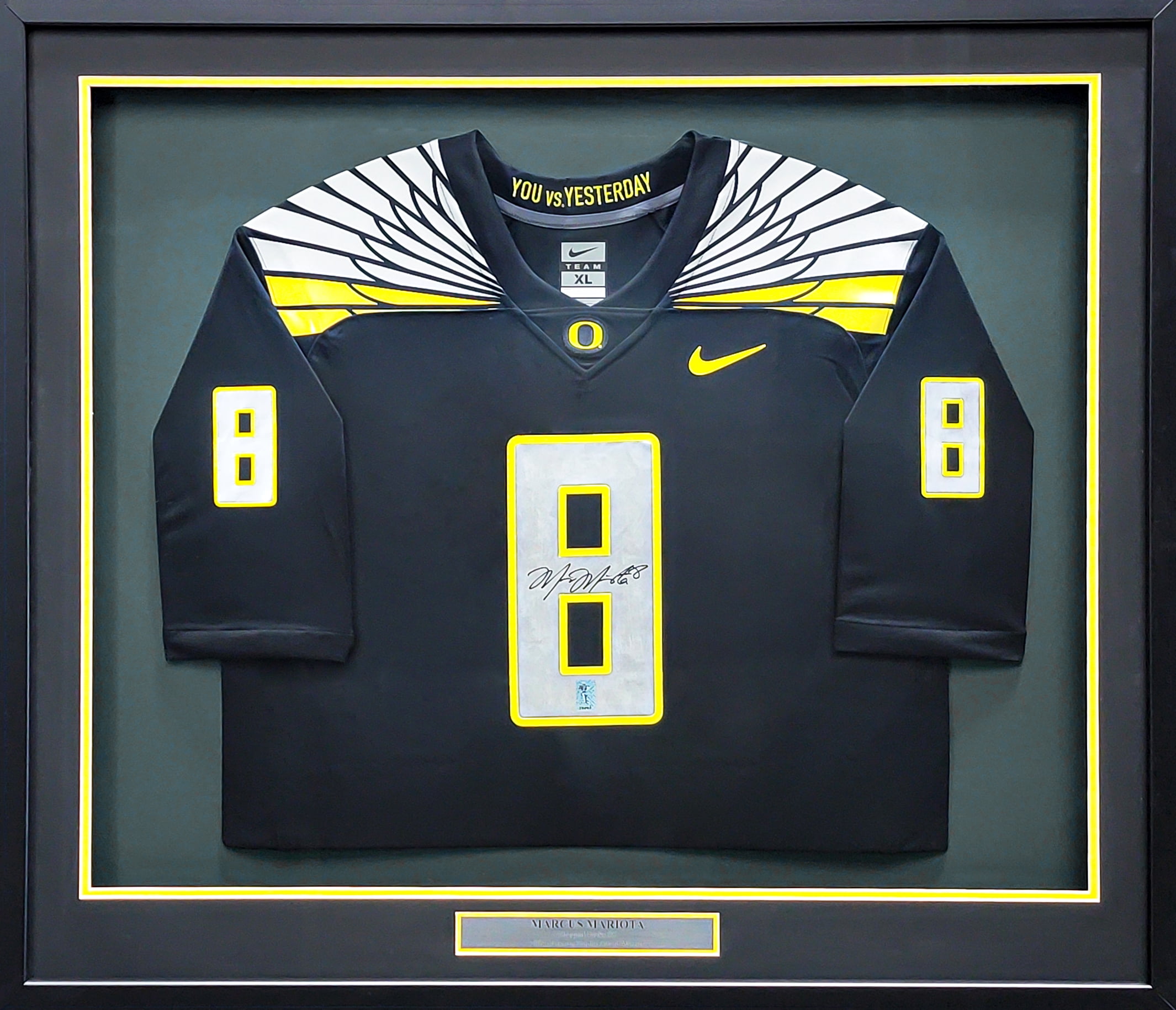 Marcus Mariota Signed Black Nike Football Jersey - Size Medium With Hologram Certification #89864