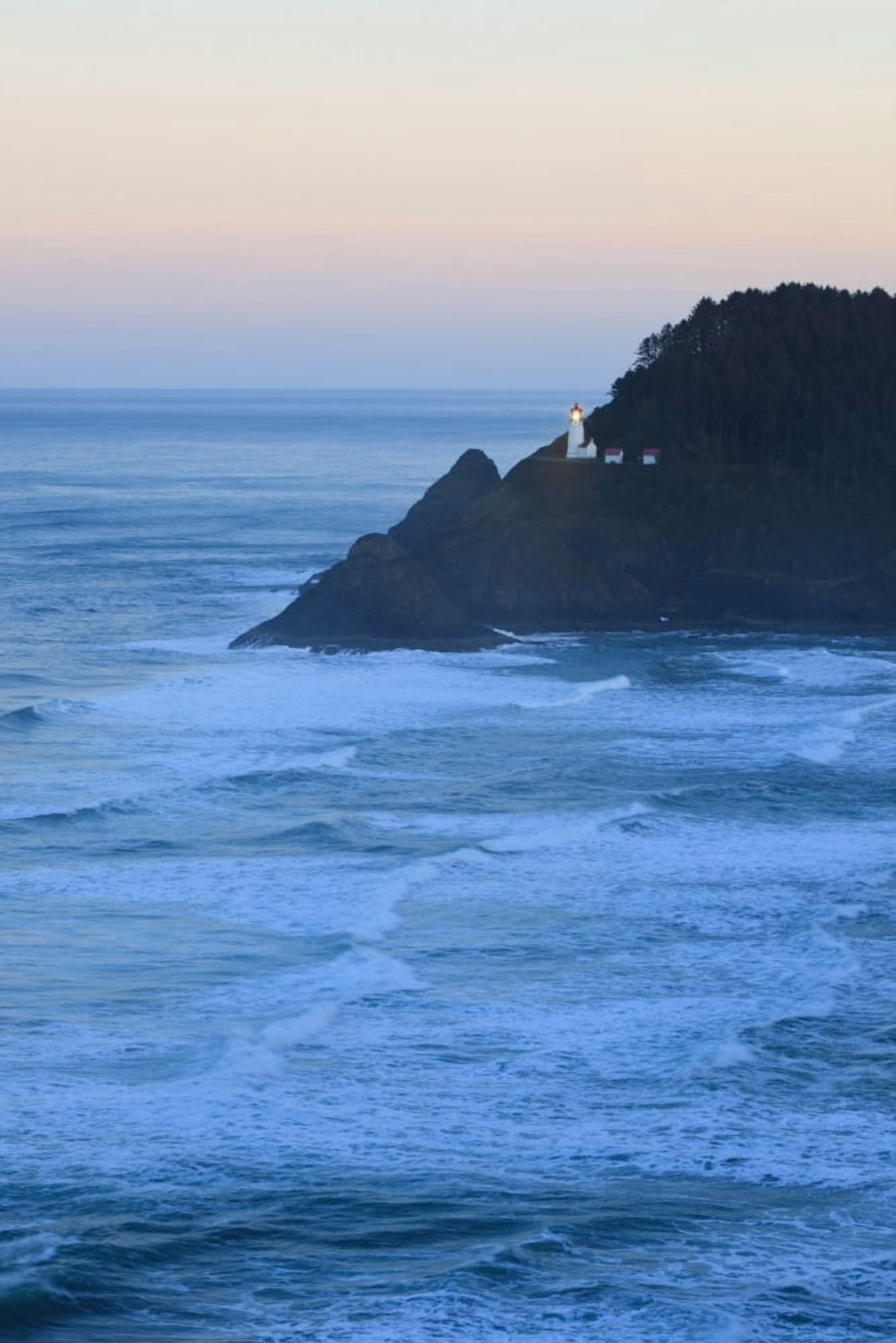 Oregon United States Of America Heceta Head Lighthouse At Morning Light Along The Coast Of The Pacific Ocean Canvas Art - Craig Tuttle Design Pics (12 x 19)