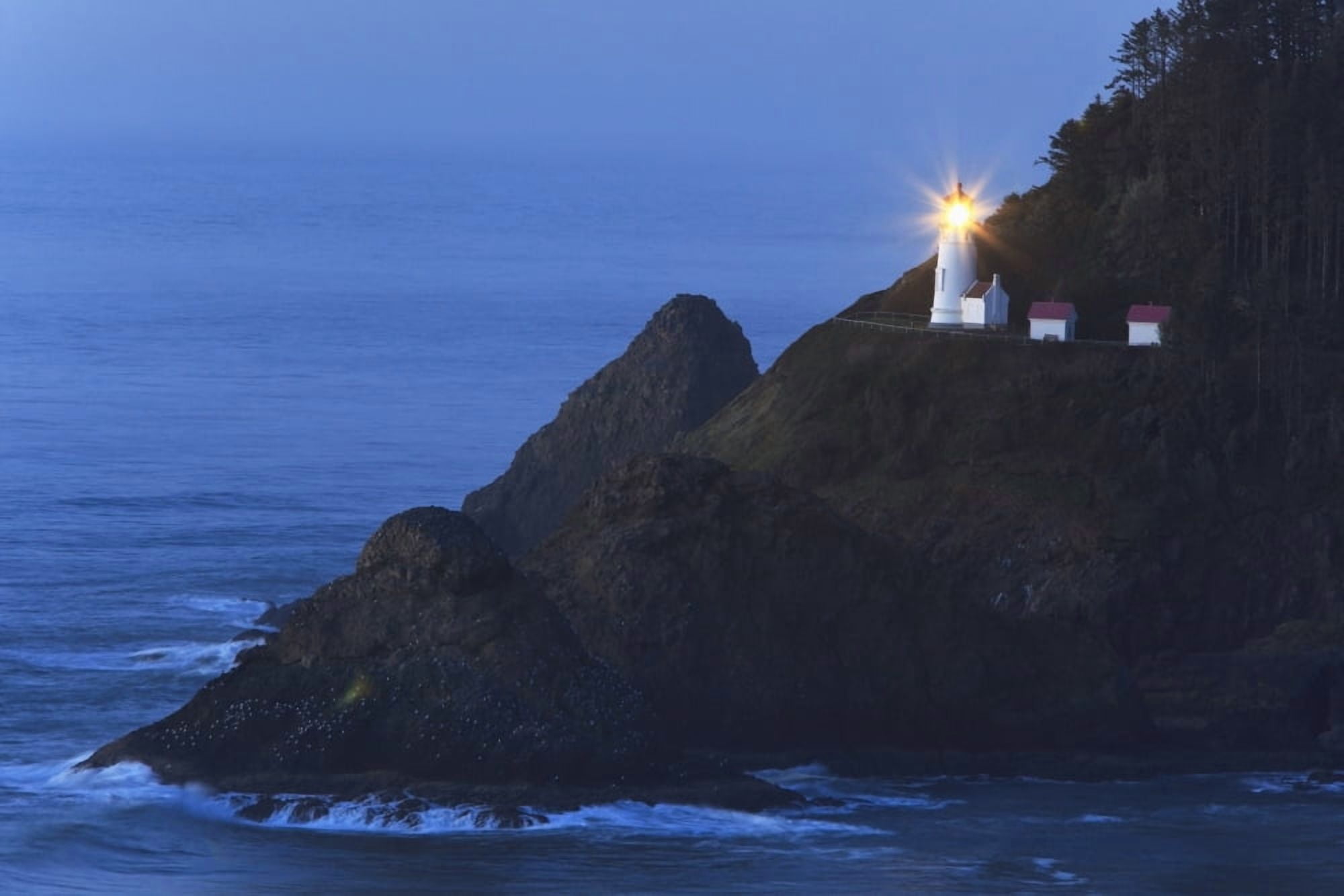 Oregon United States Of America Heceta Head Lighthouse At Sunset Canvas Art - Craig Tuttle Design Pics (38 x 24)