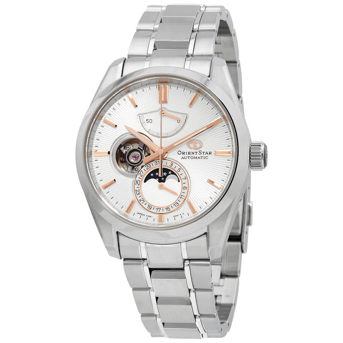 Orient men watch new arrivals