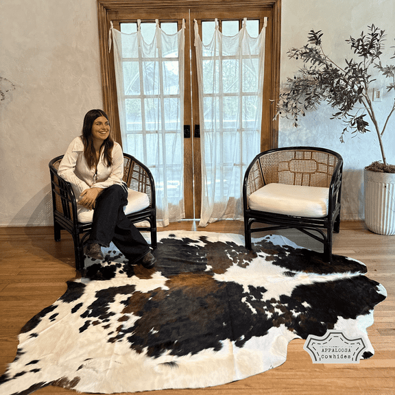 Original Tricolor Cowhide Rug, 6x8 ft, Genuine Leather, Natural Cowhide for Modern & Rustic Decor