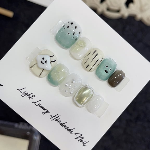 [Original real shot] Cute cloud summer graffiti hand-worn nail piece light luxury pure handmade high quality control nail