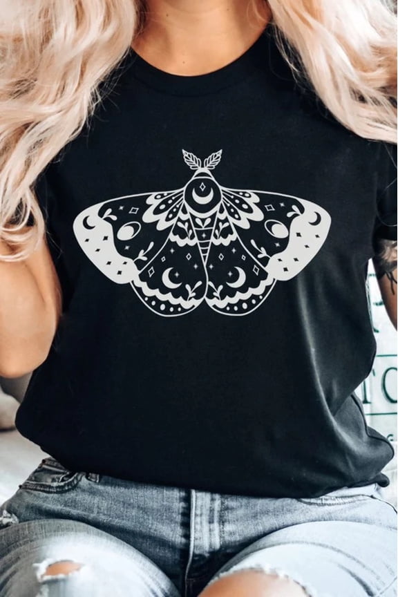 Ornamental Luna Moth Summer Night Graphic Tee T-Shirt