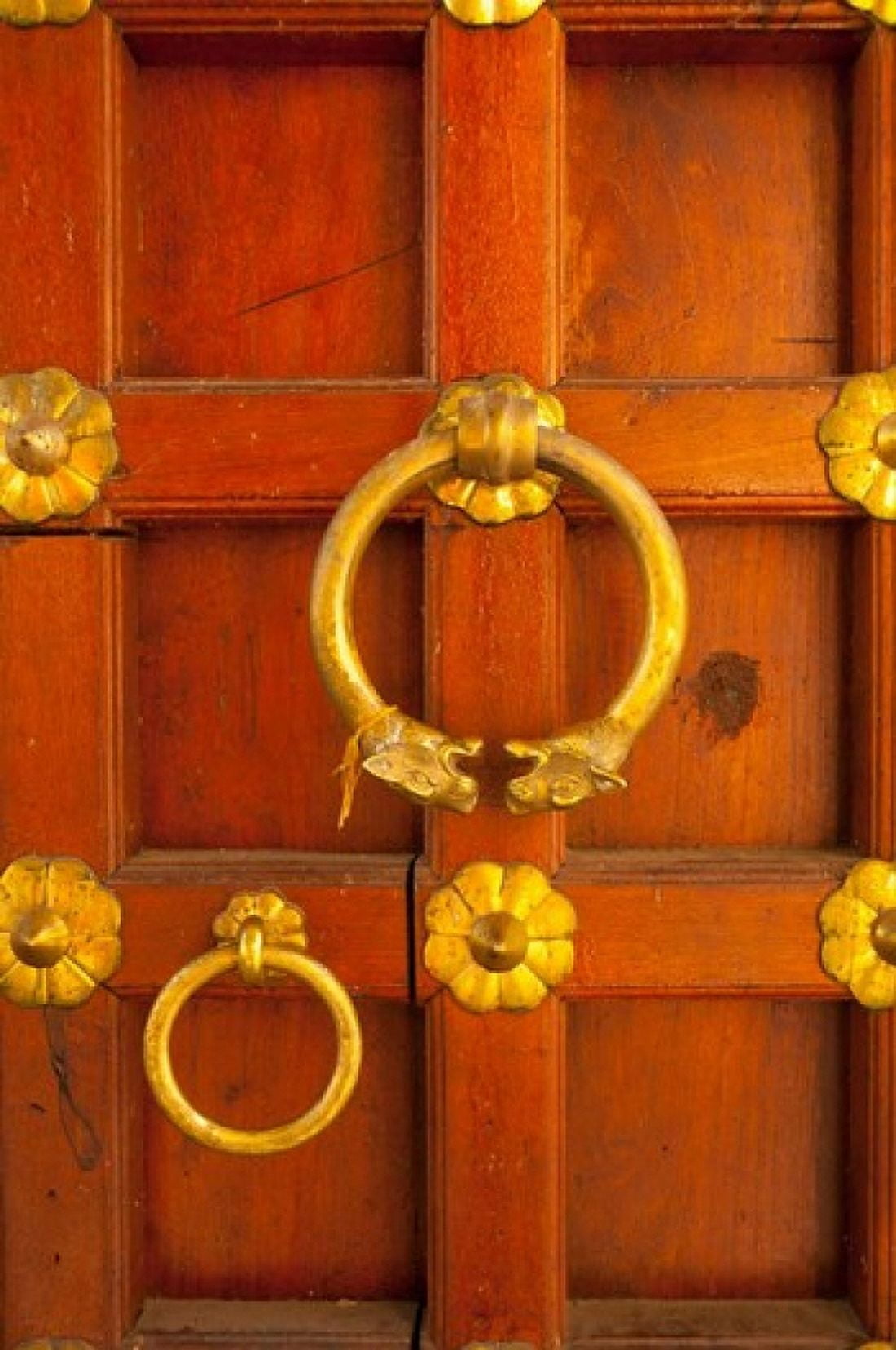 Ornate door at the City Palace Udaipur Rajasthan India Canvas Art - Inger Hogstrom DanitaDelimont (15 x 22)