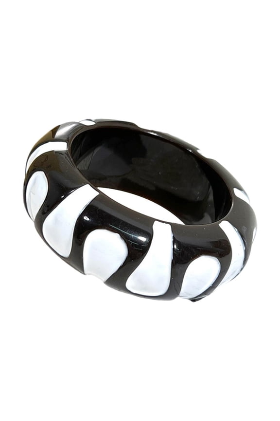 Elegant Polkas Dot Designs Bracelet for Women 6.4cm Inner Diameter Comfort Fit Resin Jewelry Accessory