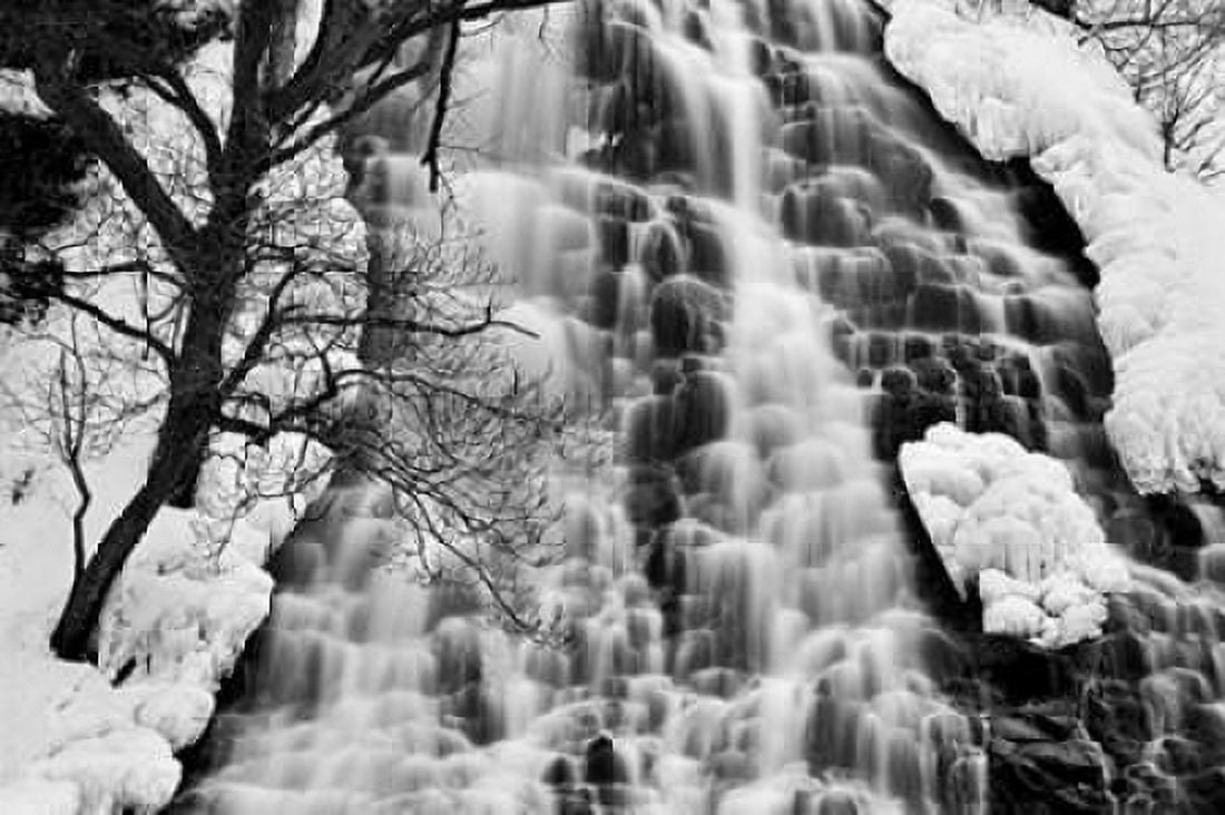 Oshinkoshin Falls II Canvas Art - Larry Malvin (12 x 18)