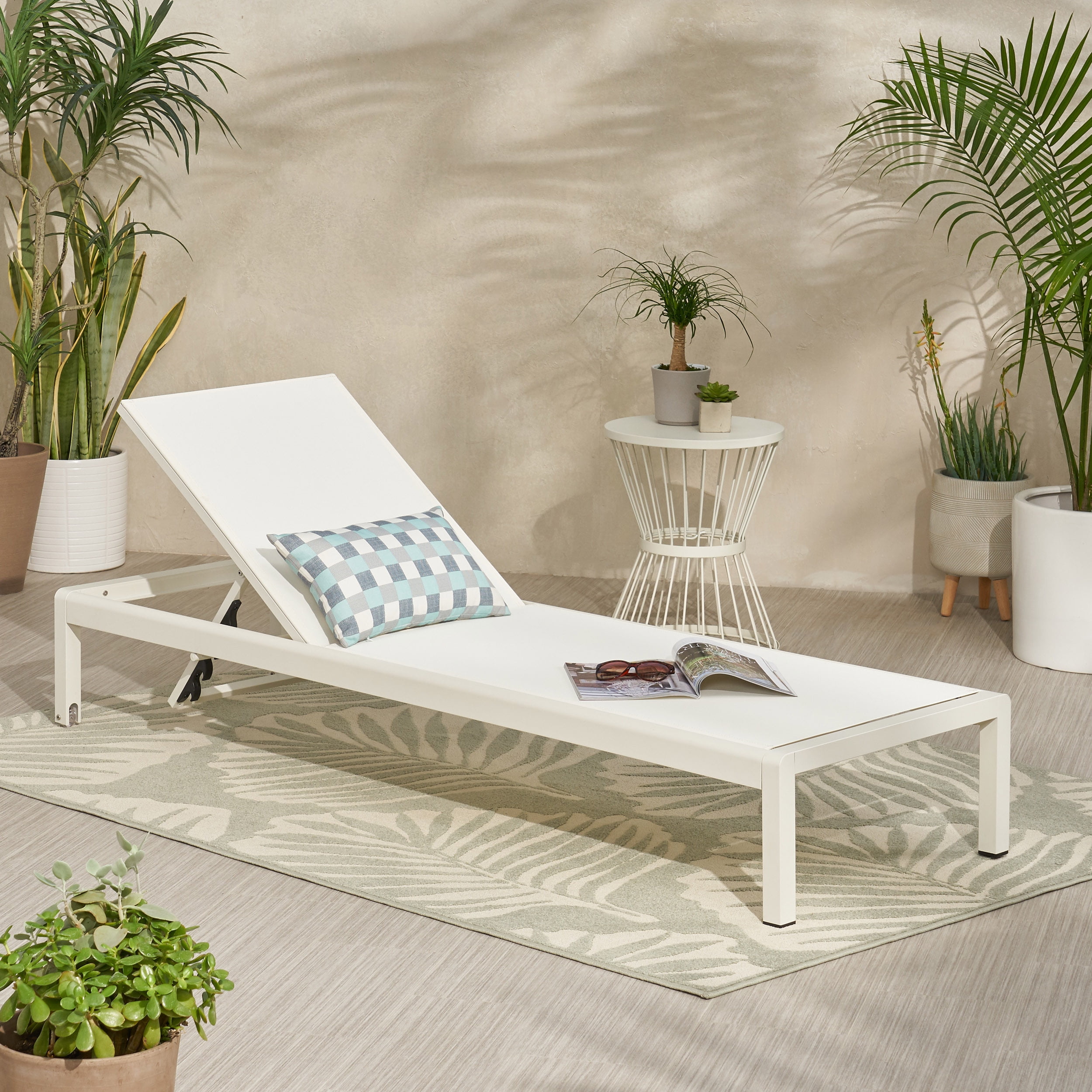 Outdoor Aluminum Mesh Single Chaise Lounge, Lightweight Poolside Rest Seat for Patio Garden, White