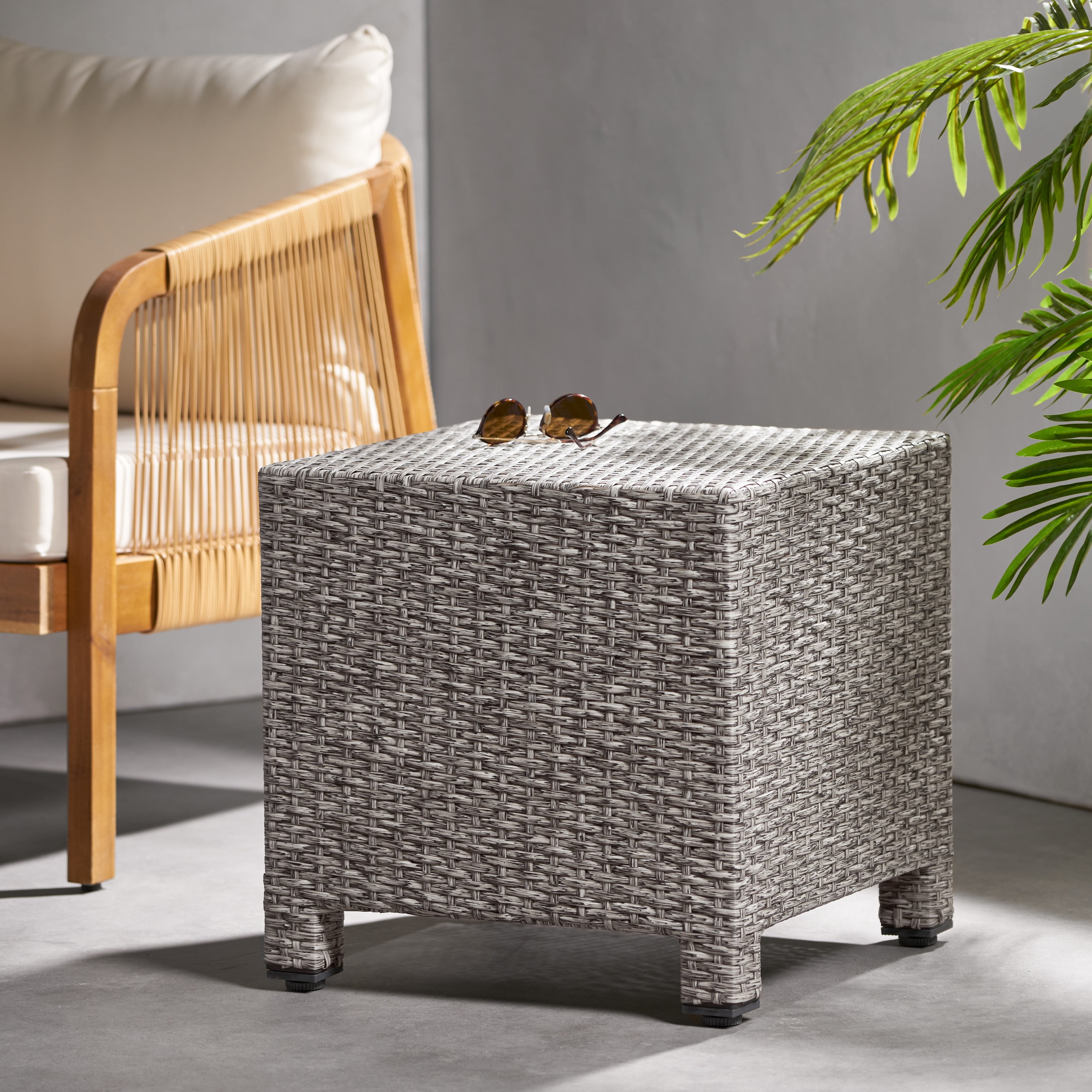Outdoor Cube Shape Wicker Side Table, Compact Leisure Accent Table for Patio Garden, Black