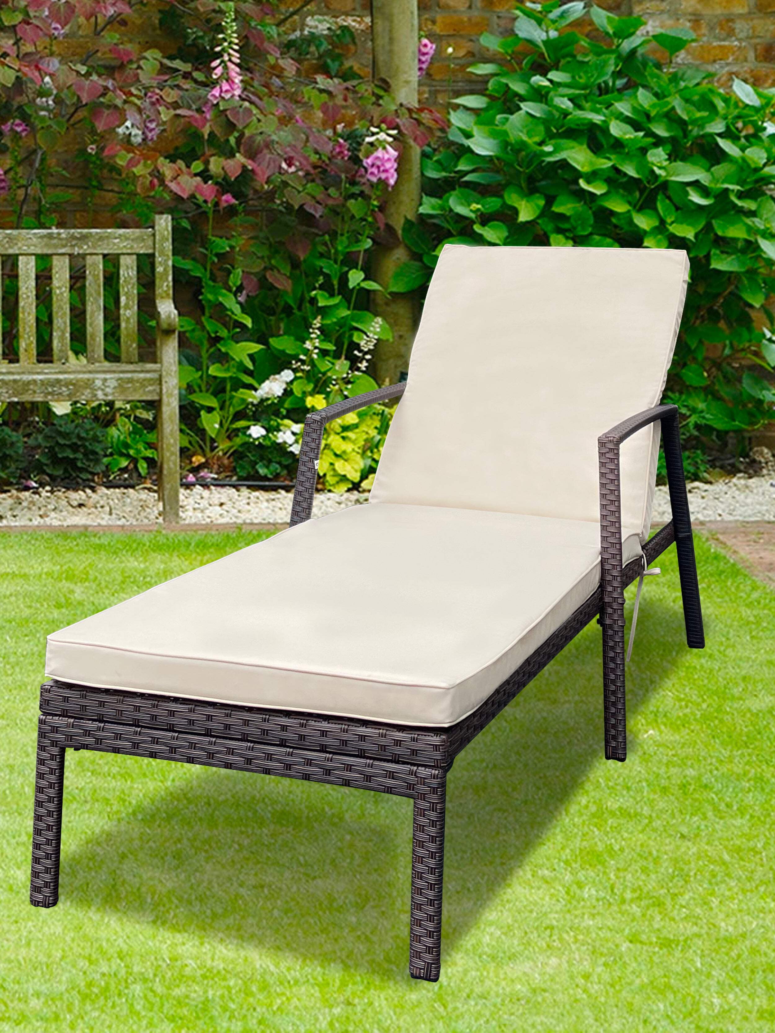 Outdoor Patio Lounge Chairs Rattan Wicker Patio Chaise Lounges Chair ...