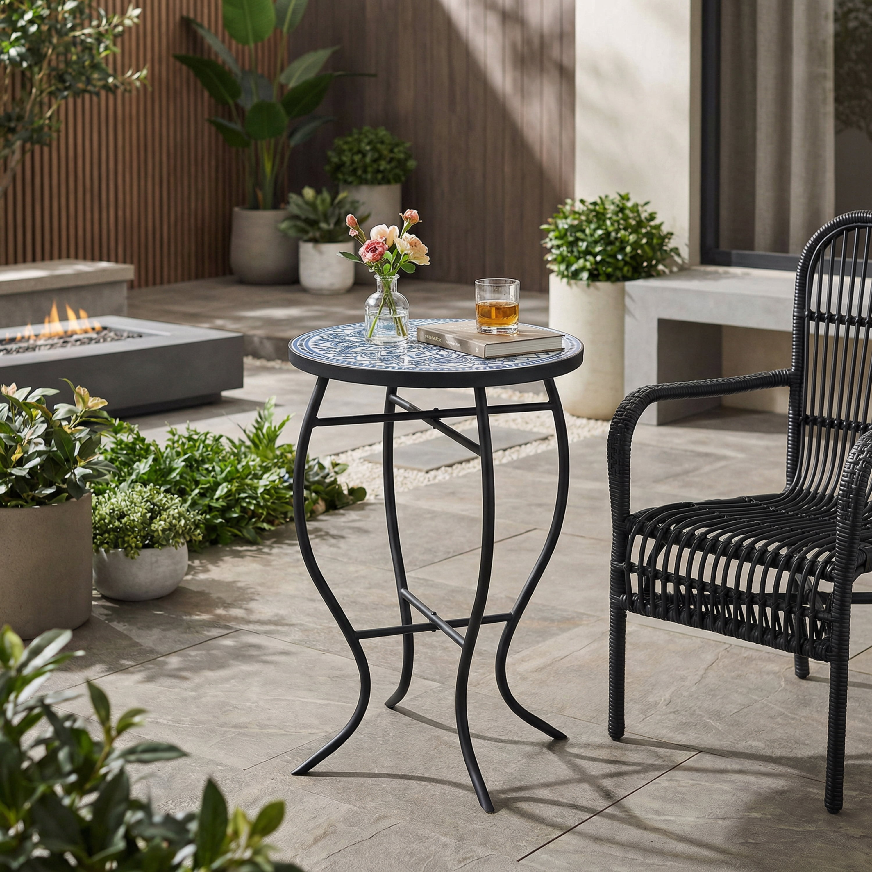 Outdoor Round Mosaic Top Iron Leg Side Table for Patio Garden, Blue