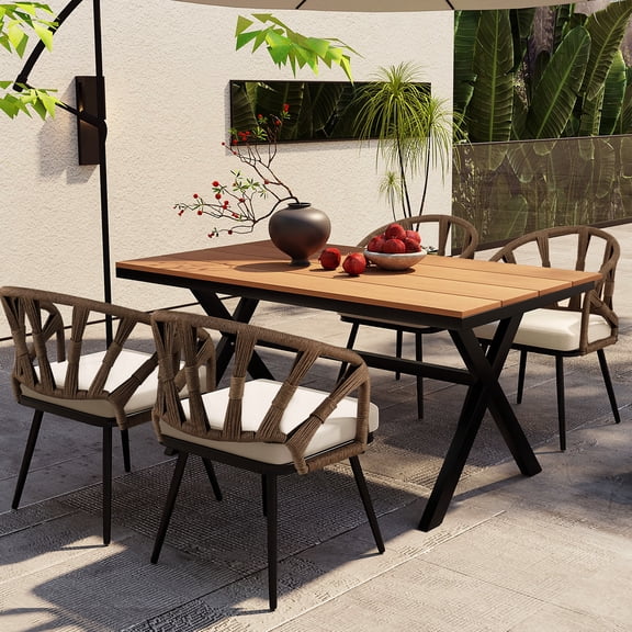 Outdoor Seating for 4 / Contemporary Style / Low-Maintenance Materials