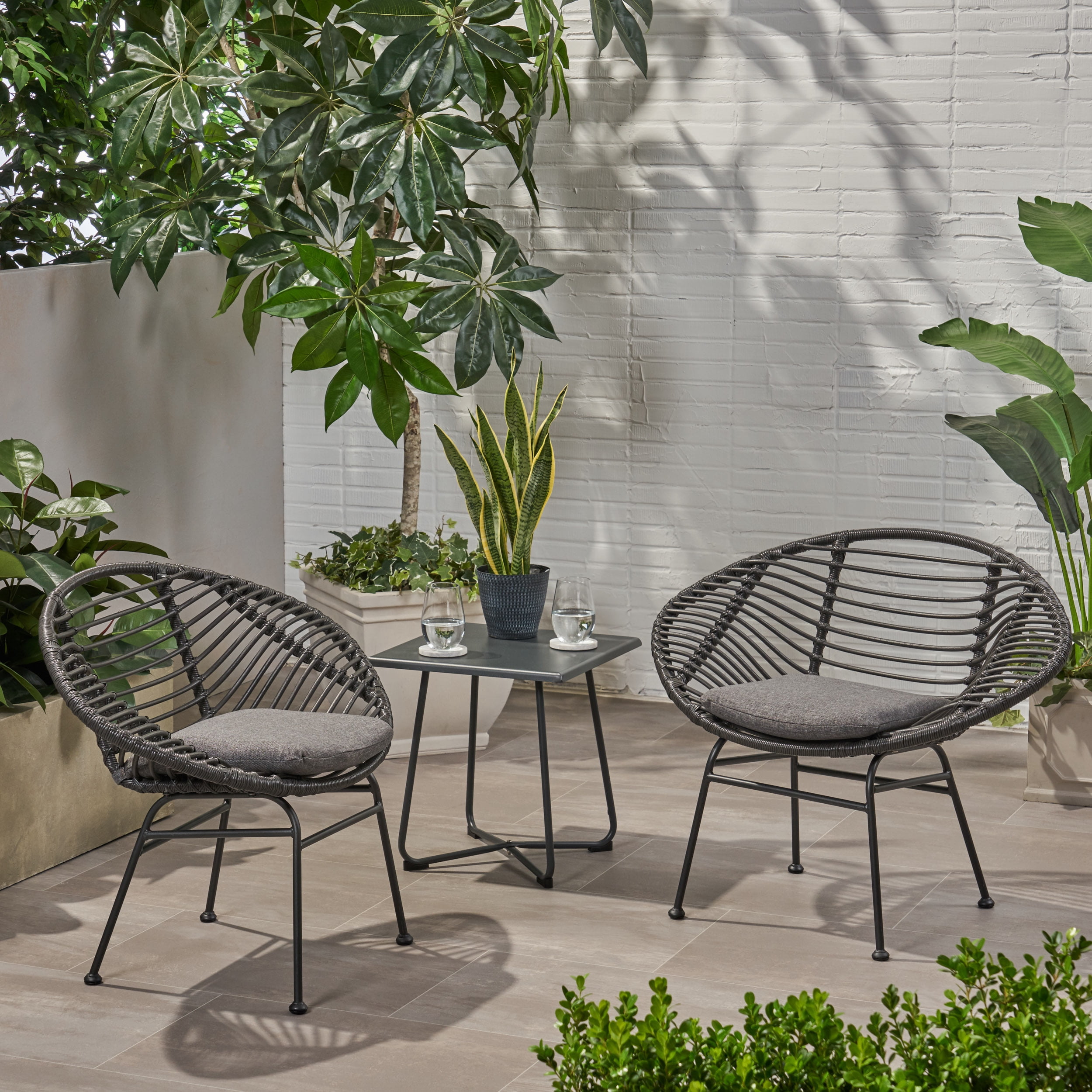 Outdoor Wicker Basket Style Single Chair, Unique Shaped Seat for Patio Garden, Gray