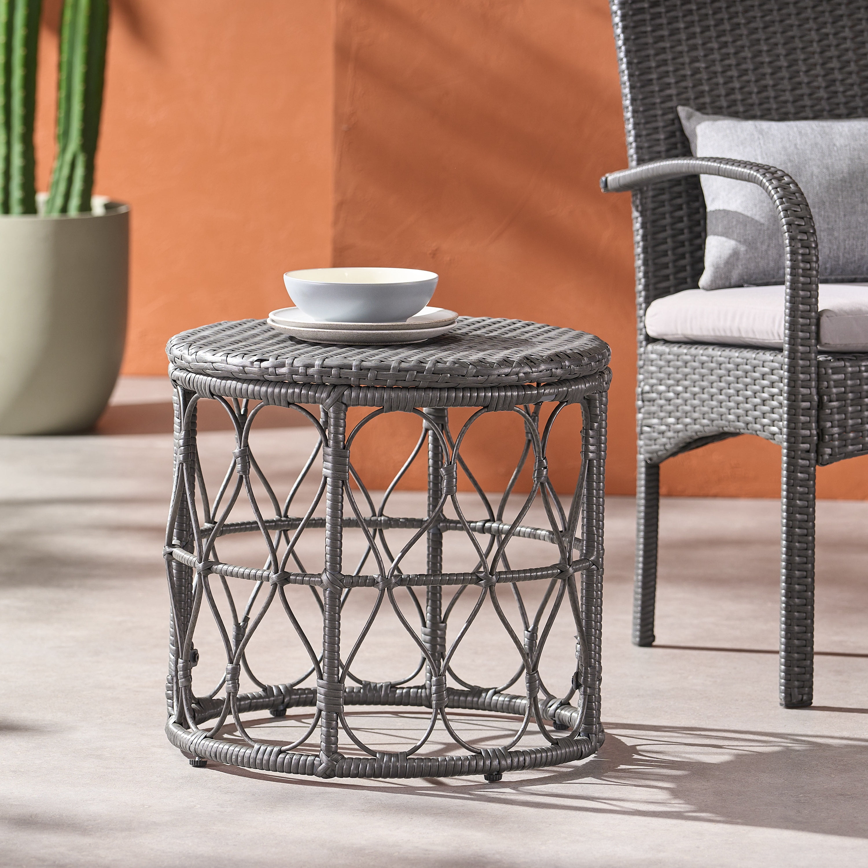 Outdoor Wicker Weave Accent Side Table, Leisure Display Table for Patio Garden, Gray