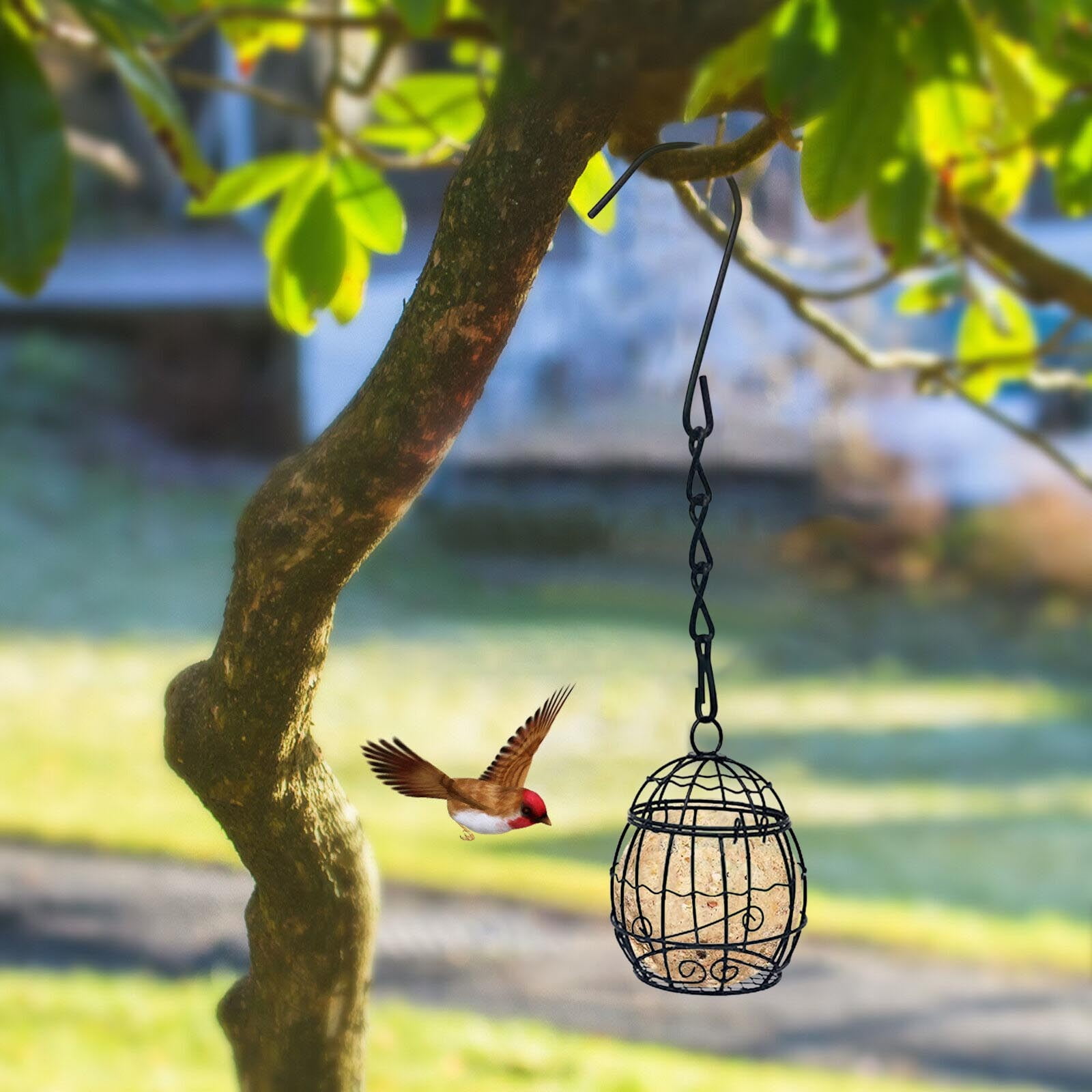 Outside Wild Bird Feeder, Metal Frame Squirrel Proof Bird Feeders Hanging for Garden Yard Outdoor Decoration(1Pc)