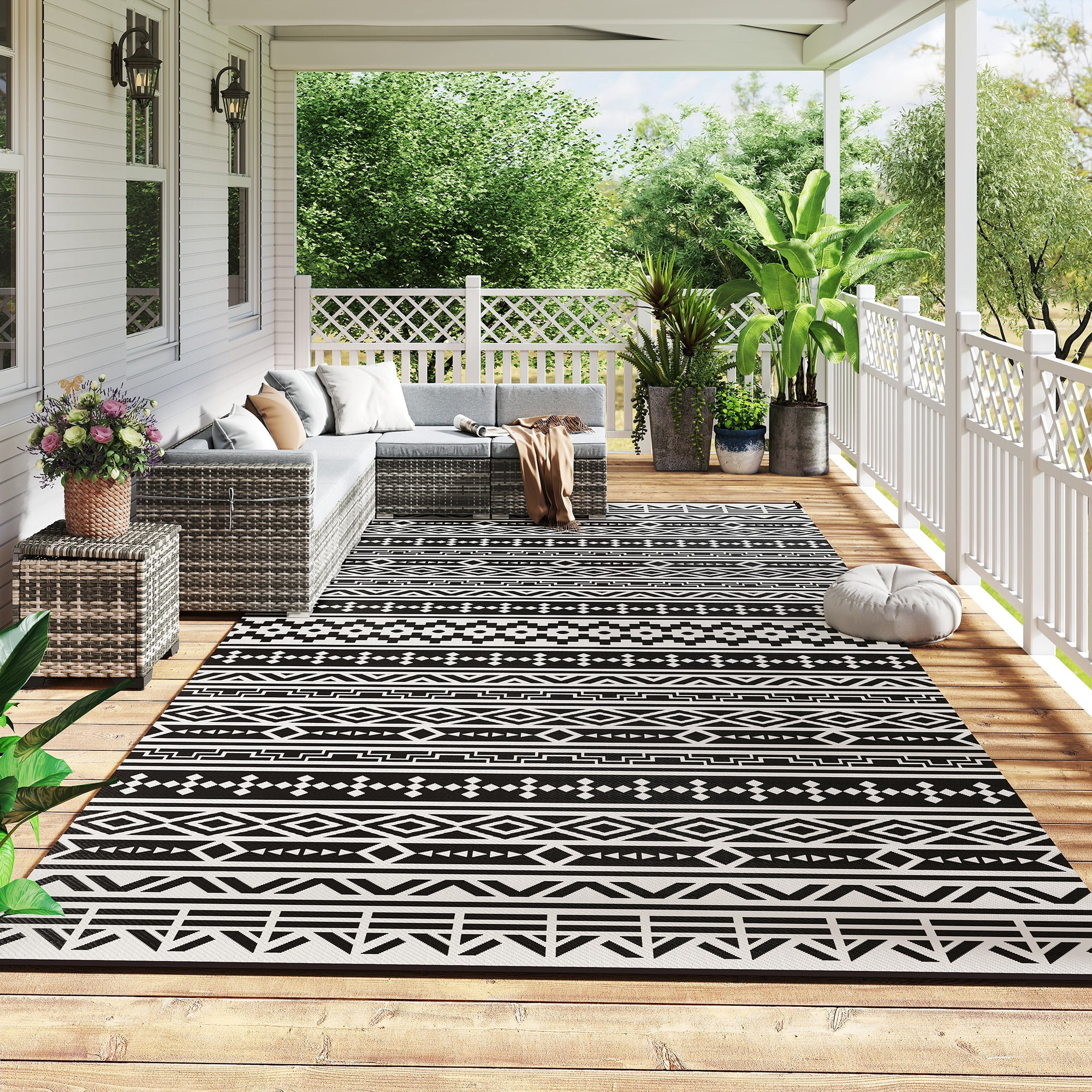 Outsunny Outdoor Patio Rug, Large Camping Carpet with Carrying Bag, 9' x 18' Waterproof Plastic Straw, Reversible, Black & White Geometric Wall