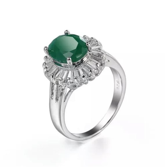 Oval Cut Green Cubic Zircon Wedding Band Women's 925 Silver Stylish Ring Sz 6-10