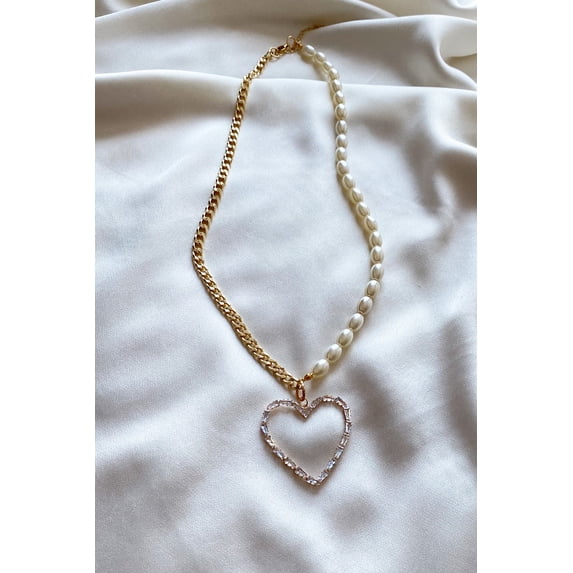 Oval Pearl Gold Chain Heart Necklace