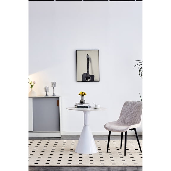 Oval base, stable and stylish - Adds a touch of elegance to the dining area