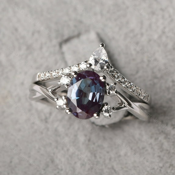 Oval shaped 2.5 carat alexandrite ring silver v shaped wedding ring sets June birthstone ring